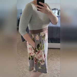 2/$20 ⭐️ Gray Floral 3/4 sleeves midi dress with pockets